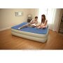 Двуспальная надувная кровать Intex Pillow Rest Raised 67714 с встроенным электрическим насосом
