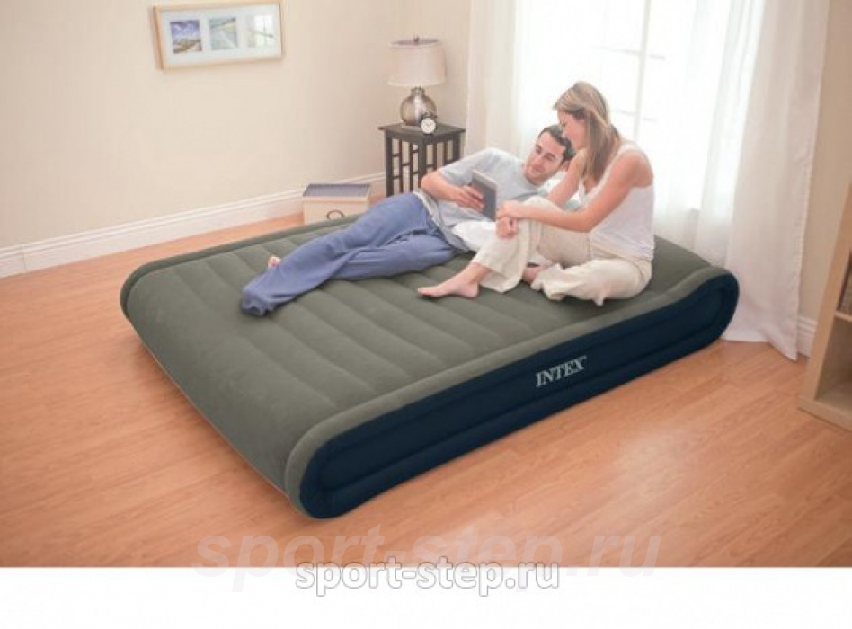 Двуспальная надувная кровать Intex Deluxe Mid Rise Pillow Rest 67726 с внешним электрическим насосом