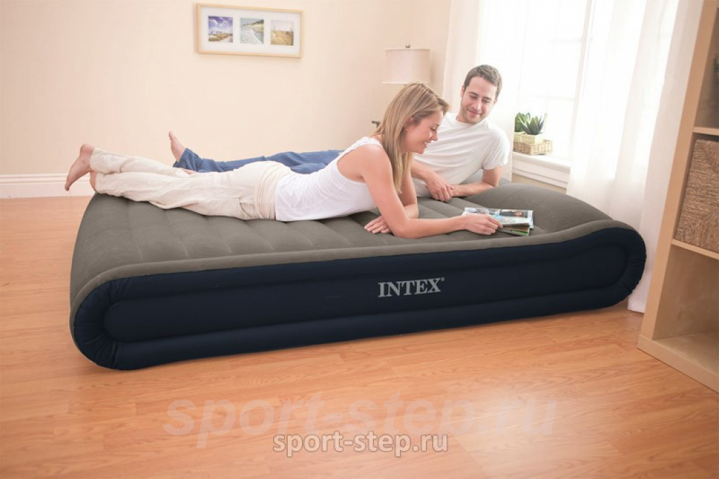 Двуспальная надувная кровать Intex Deluxe Mid Rise Pillow Rest 67726 с внешним электрическим насосом