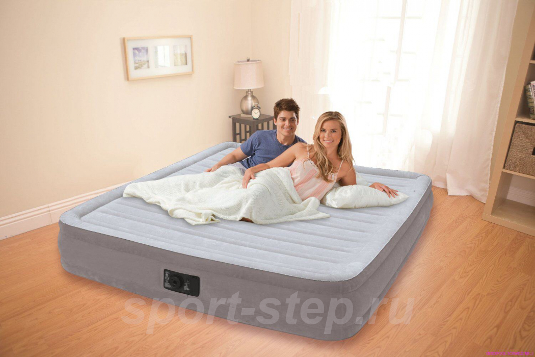 Двуспальная надувная кровать Intex 67770 Comfort-Plush Mid-Rise Airbed с встроенным насосом