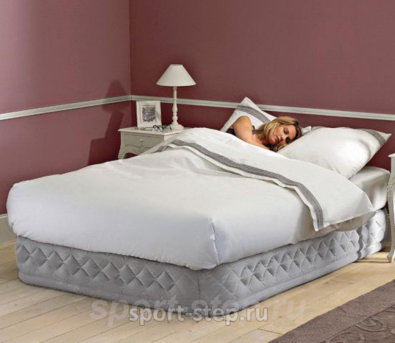Двуспальная надувная кровать Intex Supreme Air-Flow Bed Queen 66962 со встроенным насосом